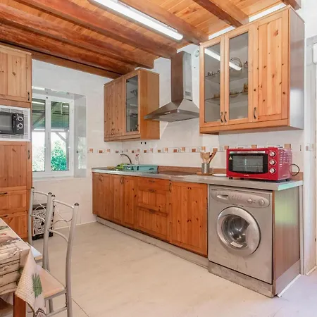 5 Bedroom In Argüero